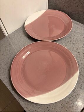 2 Royal Doulton Pink and White Two-Tone Ceramic Dinner Plates